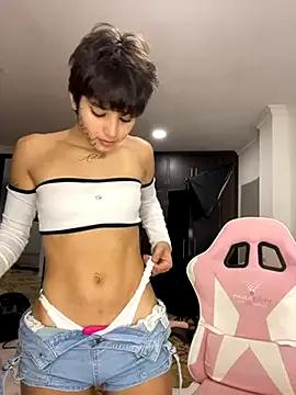 DayanaDG on StripChat 