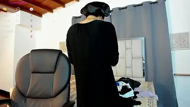 Dounia_nagi — :fire: Show and suck your feet :fire: