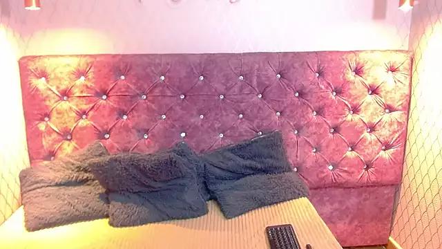 Freechat EdnaJarath on StripChat