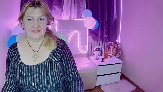 EmmaEllison on StripChat 