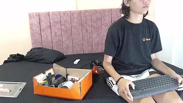 Private FerneyManti on StripChat