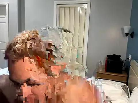 Freechat GirThyDock on StripChat