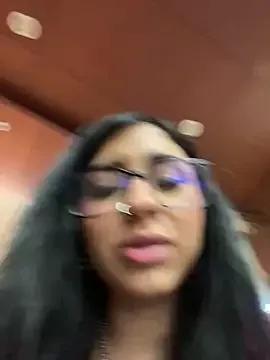 Freechat Hilary_pinkk on StripChat