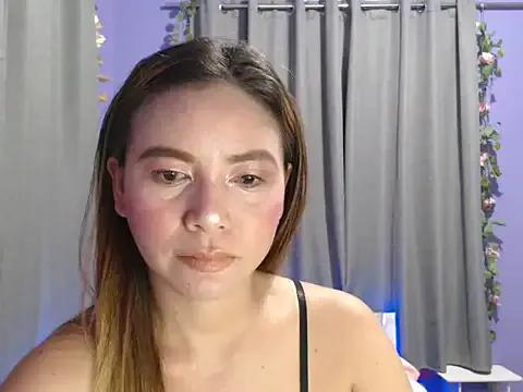 Freechat hotasianpinky on StripChat