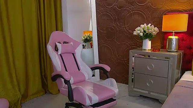 Freechat IrisMonn on StripChat