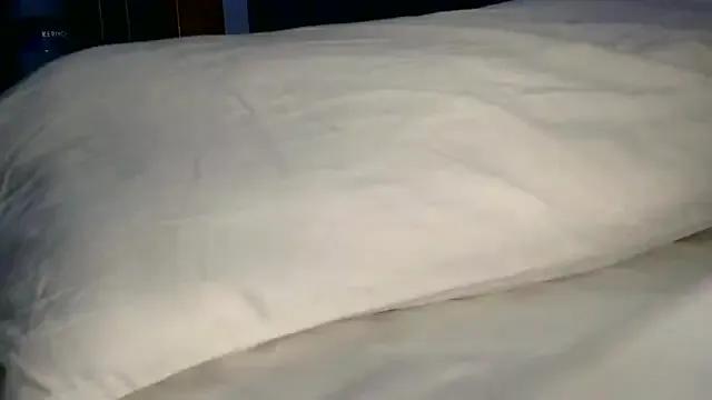 Freechat katt008 on StripChat