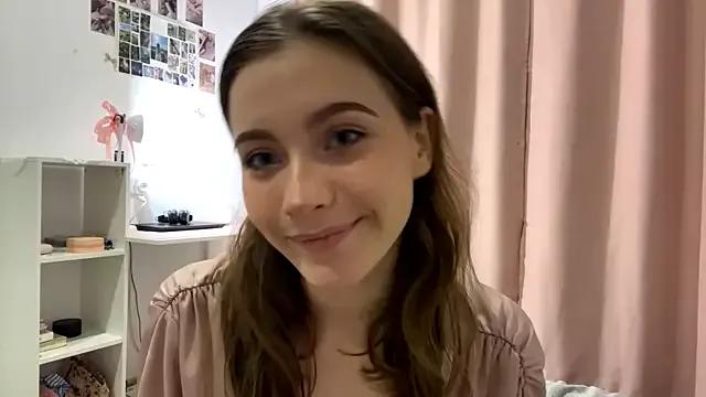 Freechat Kira_Sanders on StripChat