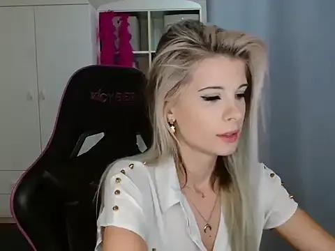 StripChat KristineGlow is Freechat KristineGlow — Surprise for you