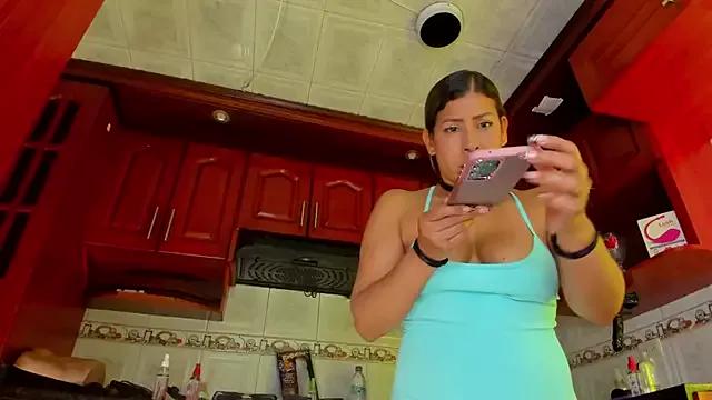 Freechat LaureenHills on StripChat