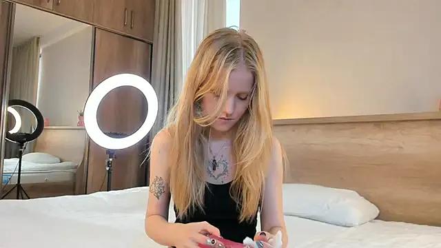 Freechat LolySun on StripChat