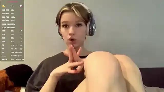 StripChat LorRebak is Freechat LorRebak — Doggy style while wearing towel