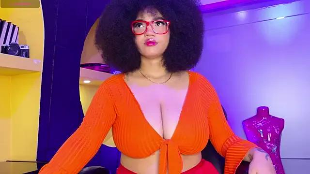 StripChat MalaikaBrown is Freechat MalaikaBrown — your cat wants to give you cream