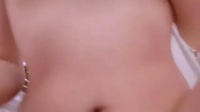 Freechat Mii_v_v on StripChat