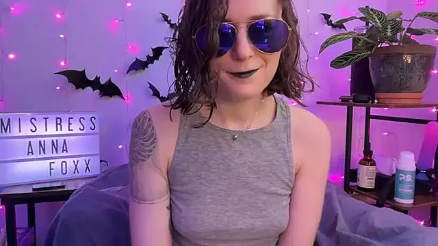 StripChat mistressannafoxx is Private mistressannafoxx — shorts off