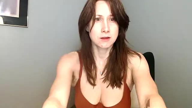 Freechat MommyGoddessL on StripChat