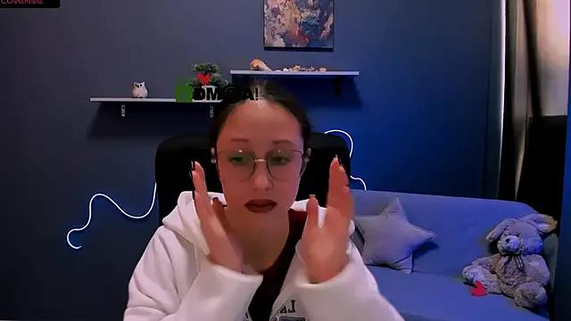 Freechat mona_cloud on StripChat