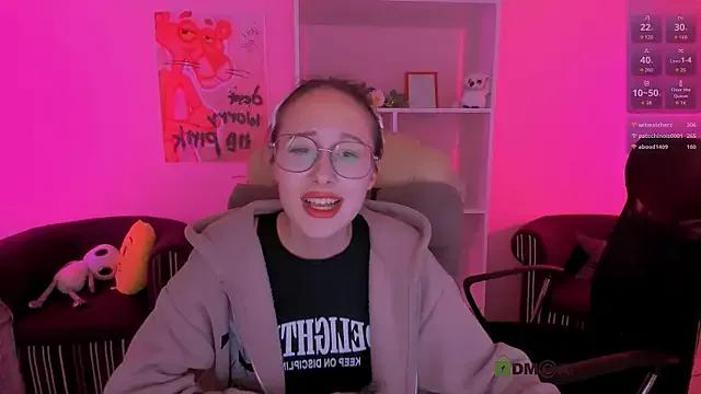 Freechat mona_cloud on StripChat