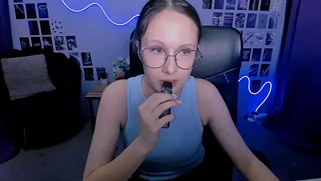 Freechat mona_cloud on StripChat