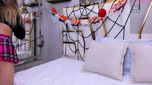 StripChat NalaRosse is Private NalaRosse — I'll run my tongue over your cock