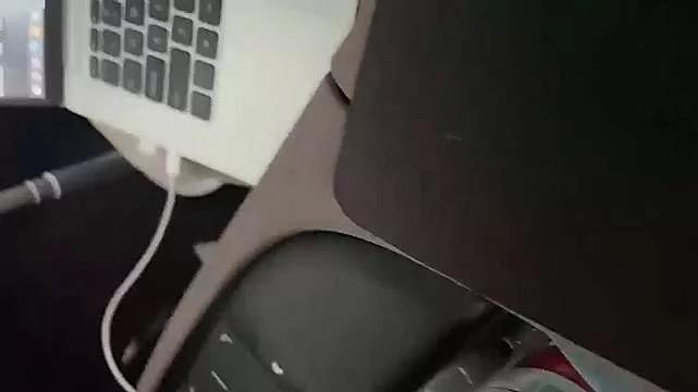 Freechat orla2021 on StripChat