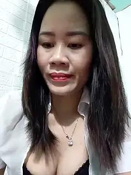 Singlemom69x — licking penis