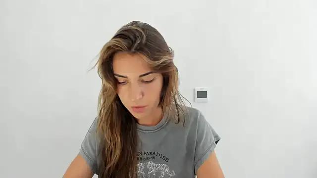 Freechat Summmmersky on StripChat