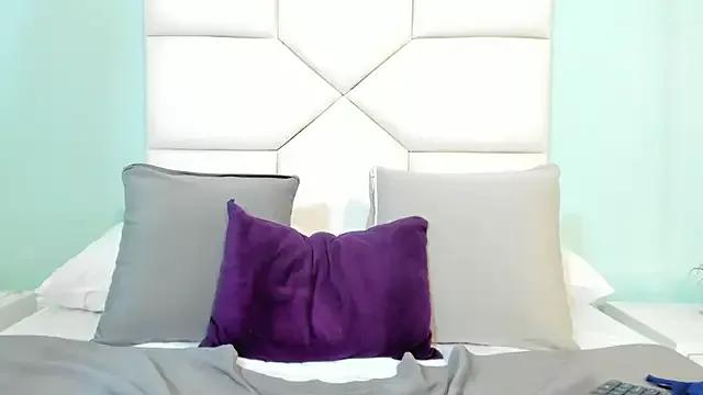 Freechat sunnyWhitee on StripChat