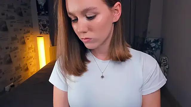 Freechat TienKnous on StripChat