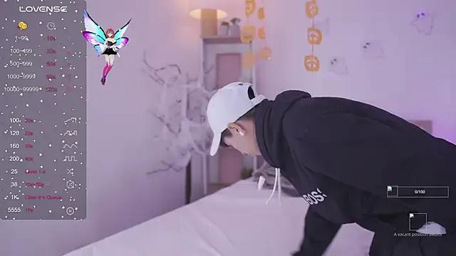 StripChat tommy_blue is Freechat tommy_blue — oral flash