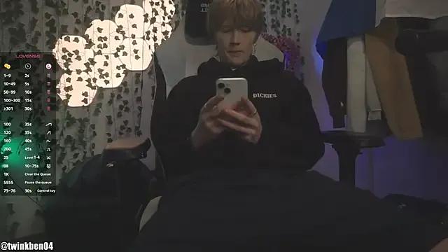 StripChat twinkben is Freechat twinkben — NAKED BOY