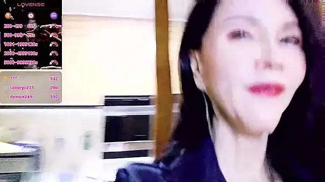 xinxinbabe on StripChat 