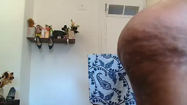 Freechat xTALLSEXYBUMx on StripChat