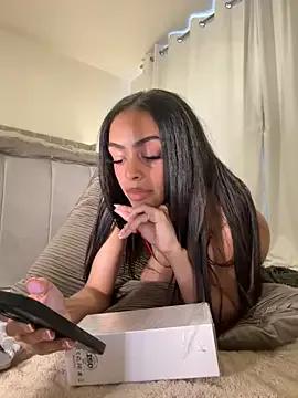 yasmingarcia — Can you help me squirt 