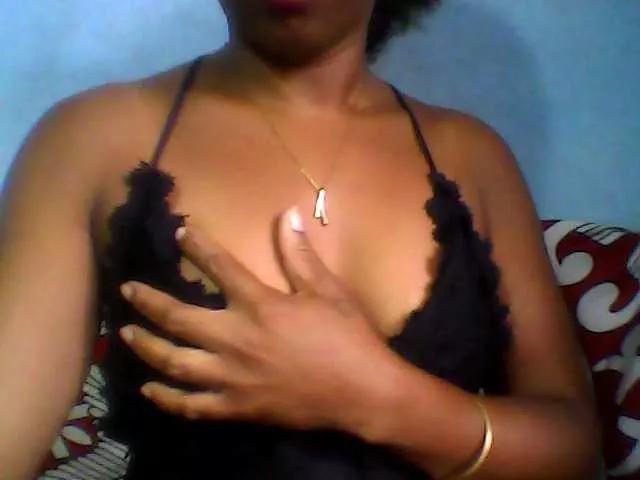 Baby-giiirl23 on BongaCams 