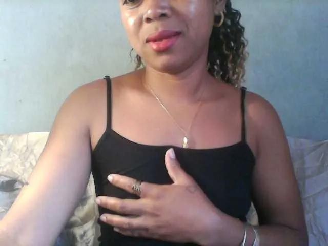 Baby-giiirl23 on BongaCams 