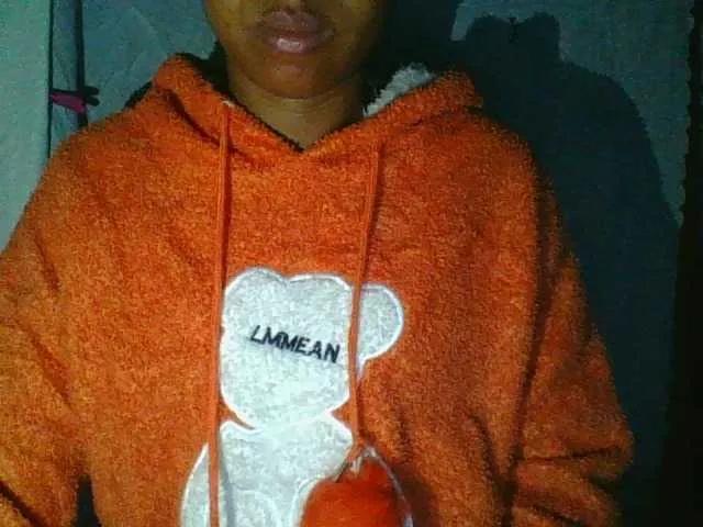 Baby-giiirl23 on BongaCams 