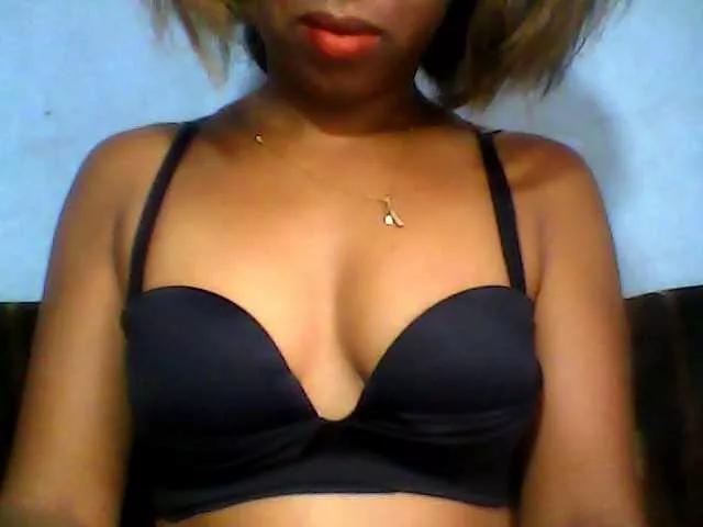 Baby-giiirl23 on BongaCams 