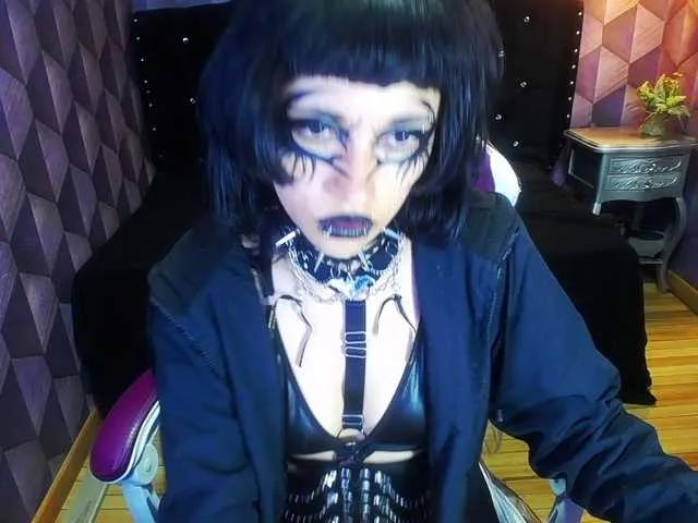 bathoryariax on BongaCams