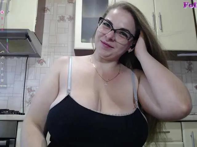 CarolinaDiamond33 on BongaCams