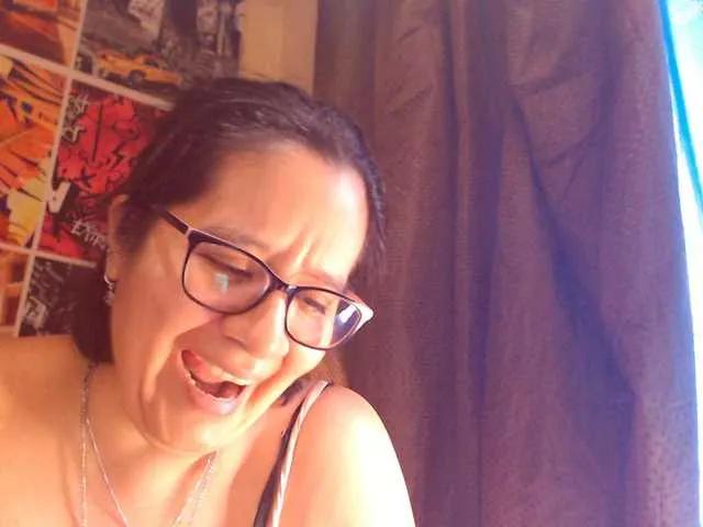 lucyLUxxx on BongaCams