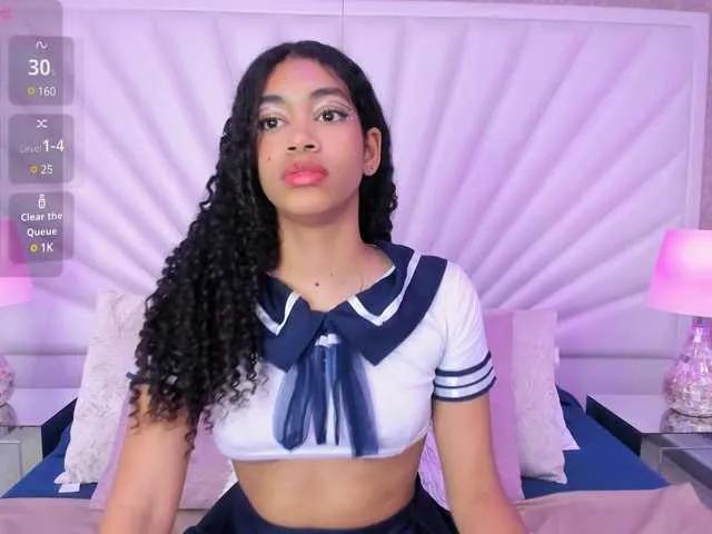 LunaRoussel on BongaCams