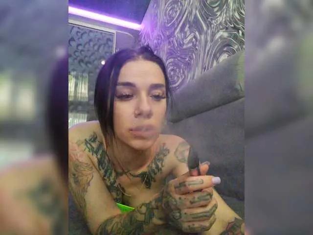 MaidenCrystal on BongaCams