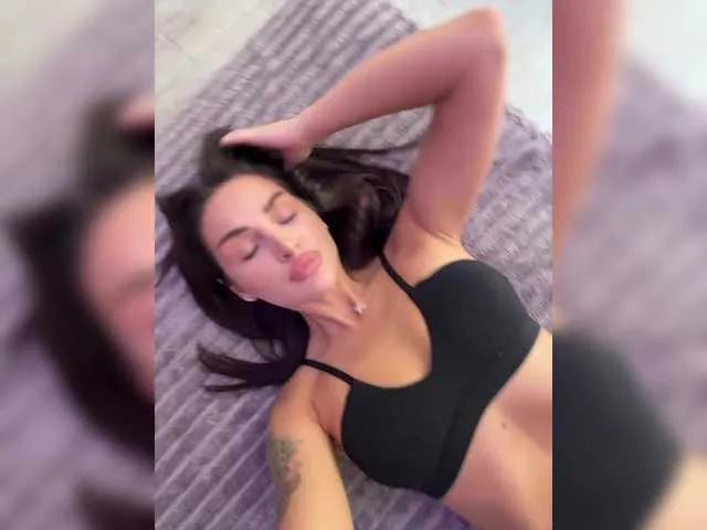 sweetkira25 on BongaCams