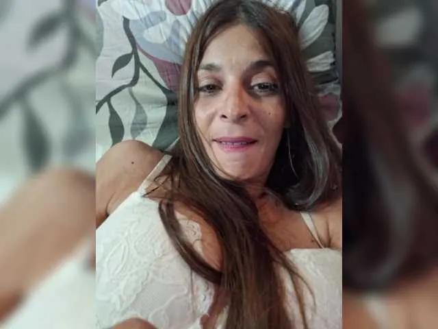 Viola18 on BongaCams