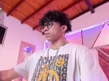 akazaboy on Chaturbate 