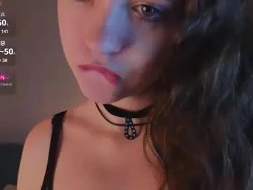 emmyglows on Chaturbate 