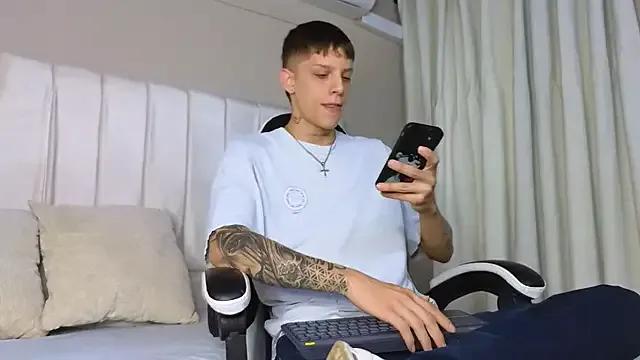 Adam_hard_ on StripChat