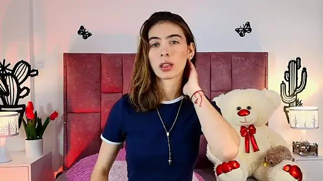 AlmaQueenn on StripChat 