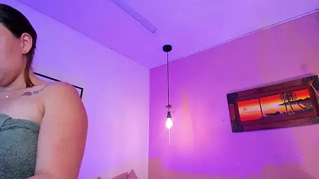 ArianaBaker on StripChat 