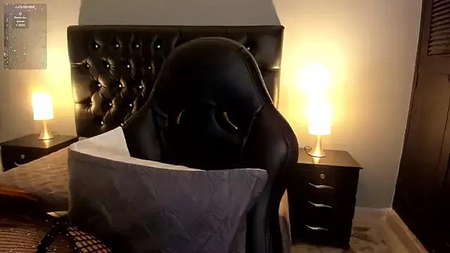 Catty_Foxx on StripChat 